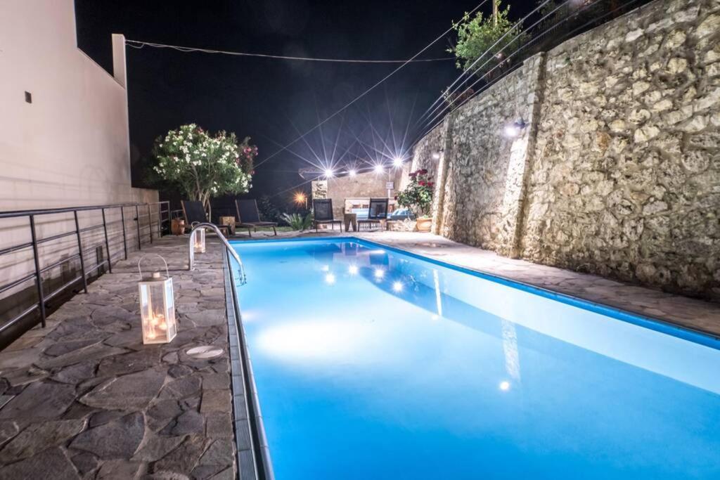 Villa Ventus, 40Sqm Private Pool & Hot Tub! Roussospition Екстер'єр фото